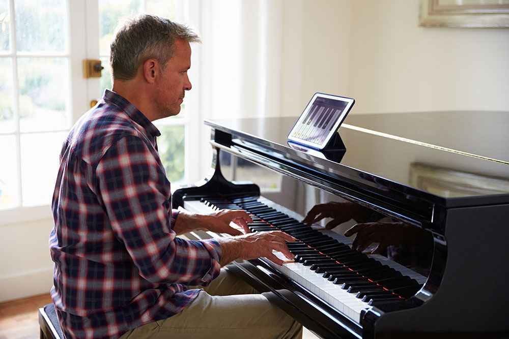 Online piano lesson with camera