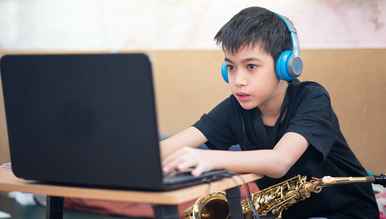 saxophone-lessons-online-kids-sage-music